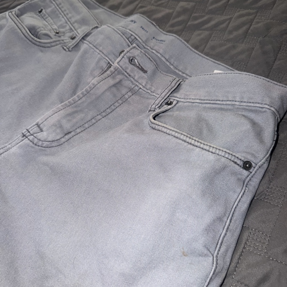 Old Navy Men's Light Gray Slim Jeans - Picture 4 of 5